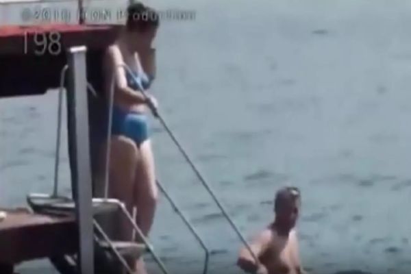 VIDEO Cum își petrecea cuplul Ceaușescu vacanțele la mare. Imagini de colecție din Epoca de Aur