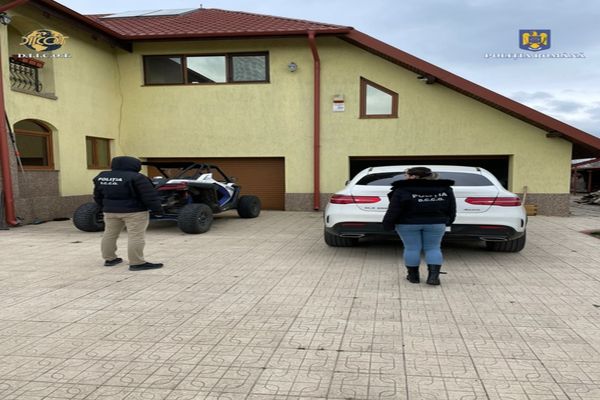 Percheziții domiciliare într-o cauză având ca obiect comiterea infracțiunii de operațiuni ilegale cu dispozitive sau programe informatice