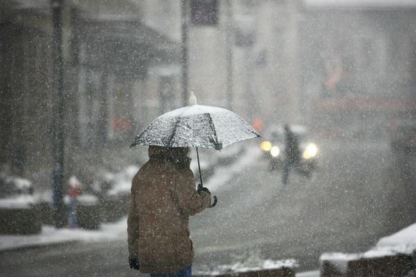 Vremea 17 aprilie - Vreme instabilă cu averse și descărcări electrice - Unde vom avea condiții de lapoviță și ninsoare