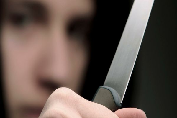 Scene șocante la Colegiul „Ion Creangă” din București: Un elev de 16 ani a înjunghiat o profesoară