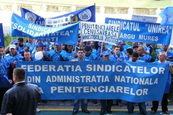 Alertă maximă: angajații din penitenciare încep protestele. Închisorile ar putea rămâne fără supraveghere