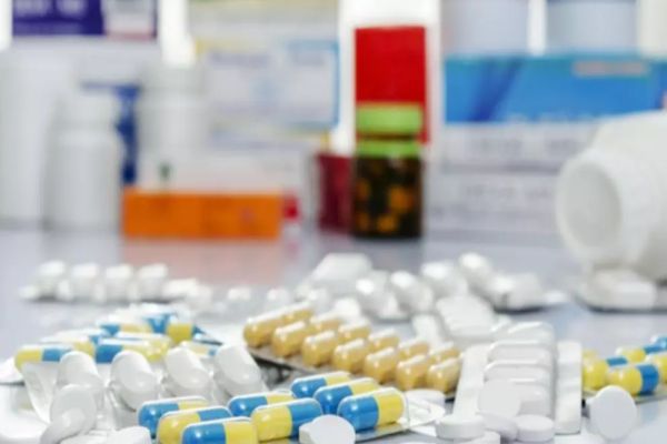 Alertă medicală. Mai multe medicamente pentru durere și febră, retrase din farmacii