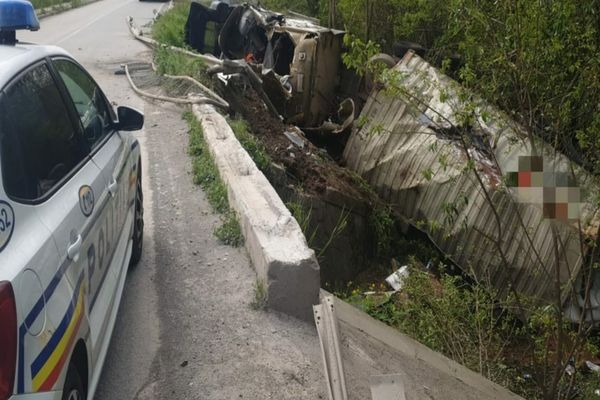 Ucrainean rănit după ce s-a răsturnat cu TIR-ul pe drumurile din Tulcea