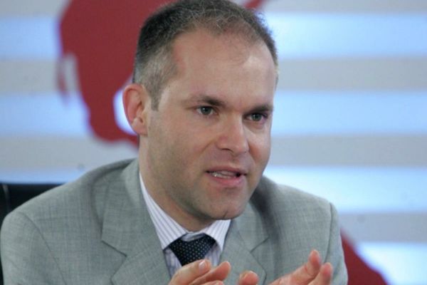 DANIEL FUNERIU, DUPĂ DEMISIA LUI KLAUS IOHANNIS: „DEMISIE ÎNSEAMNĂ FUGA DE RĂSPUNDERE”