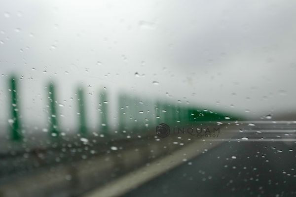Ploaie torențială pe Autostrada Soarelui. Pericol de acvaplanare