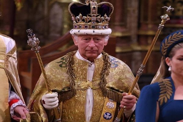 Regele Charles, al 40-lea monarh, încoronat la Westminster