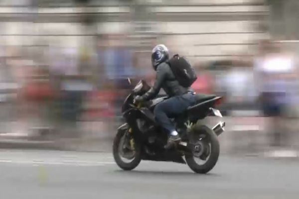 Motociclist de 21 de ani, prins de două ori de radar pe strada Isaccei