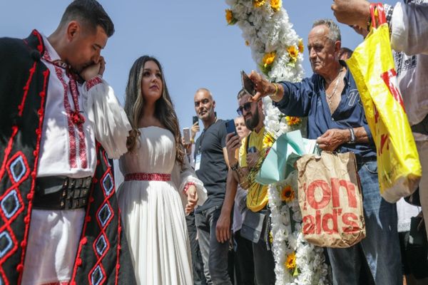 AUR vrea declarație pentru "familia tradițională" - Se pregătește încă un referendum