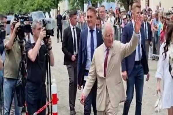 VIDEO Regele Charles a ajuns la Viscri!