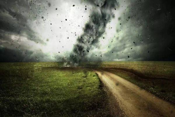 Furtunile au făcut prăpăd în țară: 31 de localităţi din 12 judeţe, afectate de potop