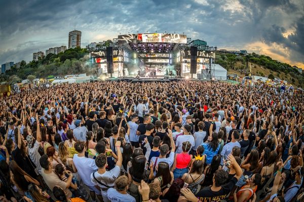 NEVERSEA, Ziua 2 - Peste72.000 de participanți