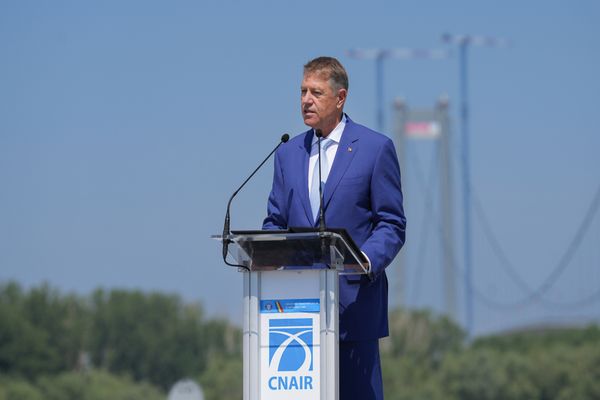 Klaus Iohannis, la inaugurarea podului de la Brăila: „Vrem o Românie conectată, cu drumuri mai bune”