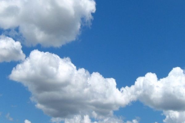 VREMEA 20 IUNIE. TEMPERATURI ÎN SCĂDERE ȘI PLOI IZOLATE