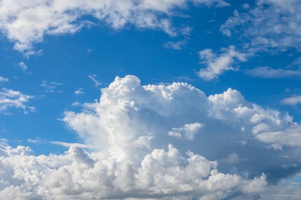 VREMEA 21 MAI. TEMPERATURI ÎN CREȘTERE ȘI INSTABILITATE ATMOSFERICĂ ÎN VEST ȘI SUD-VEST 