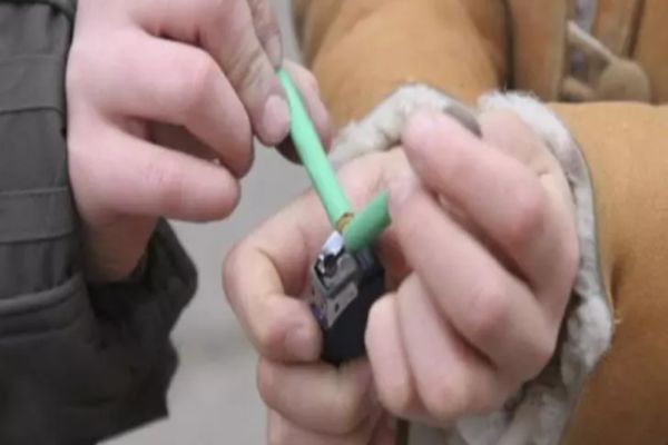 Zeci de pubele de gunoi au ars în noaptea de Revelion, la Iași, din cauza petardelor