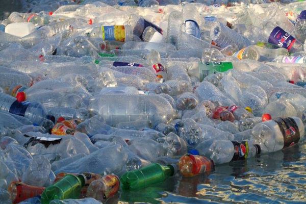 MINISTRUL MEDIULUI: ROMÂNIA A PLĂTIT UN MILIARD DE EURO TAXĂ PE PLASTICUL NERECICLAT, PÂNĂ ÎN PREZENT