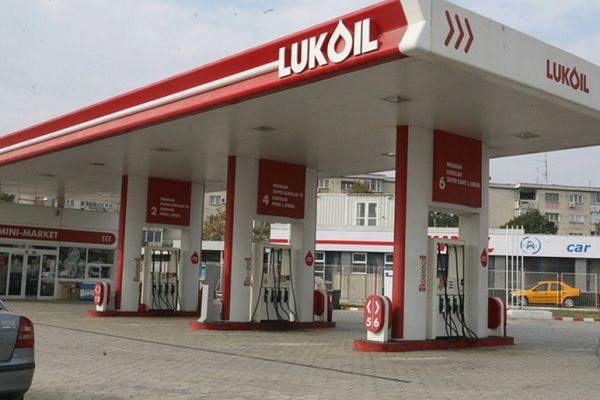 Bulgaria, în criză! Țara mai are rezervă de benzină pentru o lună în urma sancțiunilor SUA împotriva Lukoil