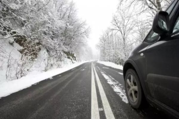 Cum îți pregătești mașina pentru anotimpul rece 
