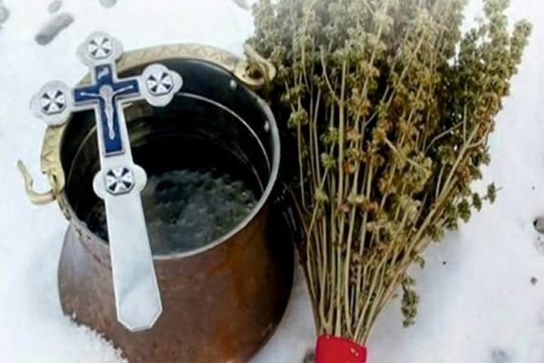 Tradiții și obiceiuri în Ajunul Bobotezei. De ce se ține post negru în această zi