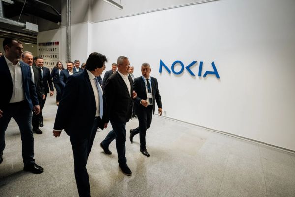 Preşedintele PNL Nicolae Ciucă: Investițiile Nokia în România – 2000 de angajați și 120 milioane euro/an cifră de afaceri