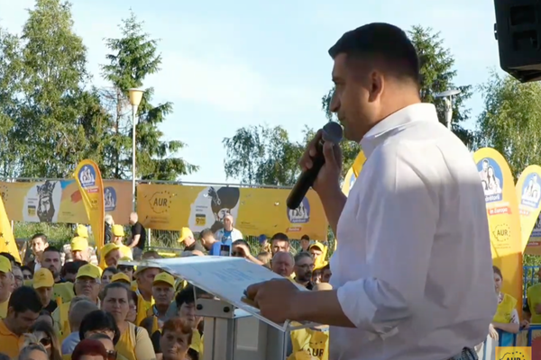 PROTEST AUR ÎN FAȚA BIROULUI ELECTORAL CENTRAL, FAŢĂ DE "HOTĂRÂREA ABUZIVĂ" DE EXCLUDERE A MEMBRILOR AUR DIN SECŢIILE DE VOT ÎN DIASPORA