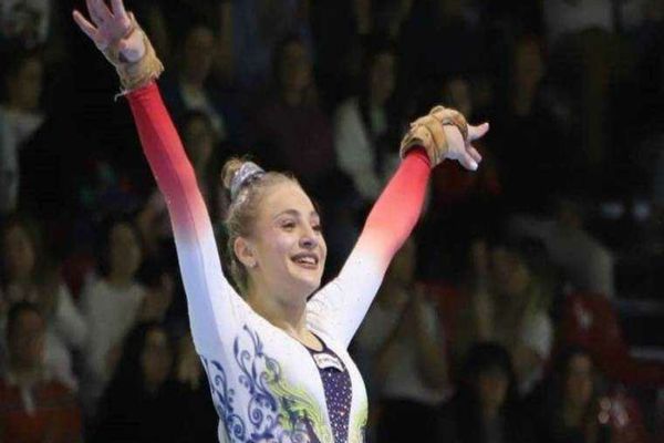 Scandal exploziv în gimnastică: Imagini care arată cum Camelia Voinea își hărțuiește și umilește fata în timpul antrenamentului 