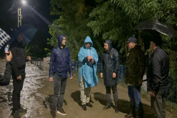 NICOLAE CIUCĂ, MESAJ DE COMPASIUNE DIN MIJLOCUL SINISTRAȚILOR DIN SLOBOZIA CONACHI, GALAȚI: ”LE-AM ASCULTAT DUREREA ȘI LE-AM PROMIS CĂ NU VOR FI LĂSAȚI SINGURI ÎN FAȚA NENOROCIRII”