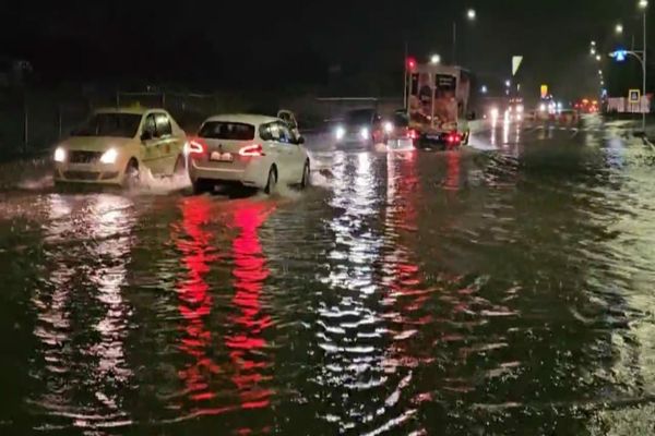 TRAFIC ÎNGREUNAT DIN CAUZA CONDIȚIILOR METEO NEFAVORABILE ÎN JUDEȚUL CONSTANȚA