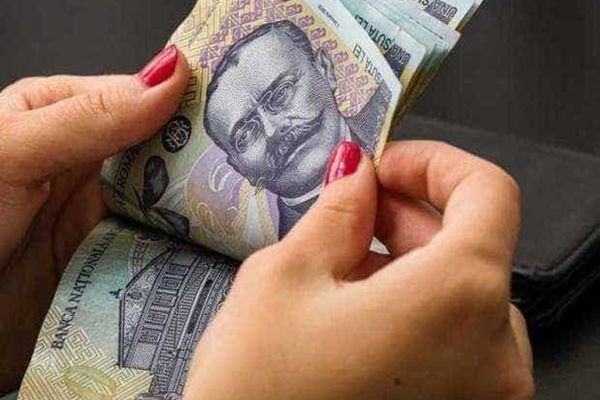 CREȘTERE SEMNIFICATIVĂ A SALARIULUI MINIM DIN 2025, ANUNȚATĂ DE PREMIERUL MARCEL CIOLACU