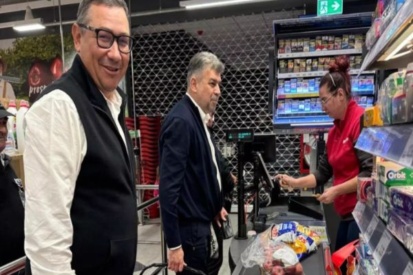 PONTA ȘI CIOLACU ȘI-AU LUAT PUFULEȚI CA SĂ SE UITE LA BARCELONA-REAL MADRID. COMENTARIUL ACID PRIMIT DE LA GEORGE SIMION