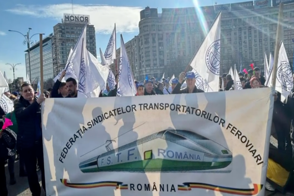 CFR-IȘTII AMENINȚĂ CU OPRIREA SPONTANĂ A LUCRULUI DACĂ TRENURILE ANULATE NU SUNT REPUSE ÎN CIRCULAȚIE 