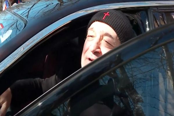 Becali, jigniri suburbane la adresa Televiziunii Poporului. Milionarul-cioban a înjurat de 60 de ori în 3 minute. Viorel Hrebenciuc nu a vrut să comenteze dezvăluirle de la Realitatea Plus- VIDEO