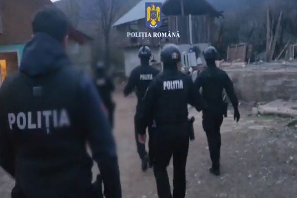 Descinderi masive ale DIICOT la nivel național: 150 de percheziții în 30 de dosare de criminalitate organizată