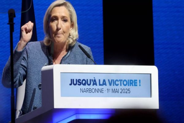 MARINE LE PEN: ”ÎMI EXPRIM SPRIJINUL DEPLIN PENTRU GEORGE SIMION”. LIDERUL FRONTULUI NAȚIONAL VINE SÂMBĂTĂ LA BUCUREȘTI