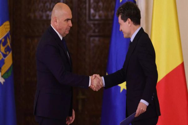 GUVERNUL BOLOJAN A DEPUS JURĂMÂNTUL LA PALATUL COTROCENI: ”ÎNCEPEM AZI UN NOU CAPITOL. DIN ACEASTĂ SEARĂ NE VOM DA MĂSURA CAPACITĂȚII NOASTRE” LIVE