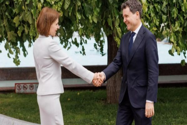 NICUȘOR DAN A FOST PRIMIT DE MAIA SANDU LA CHIȘINĂU, DE ZIUA LIMBII ROMÂNE 