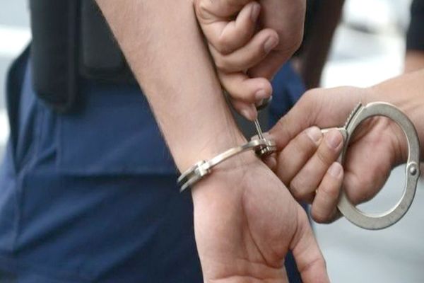 DOI ROMÂNI, ARESTAȚI PENTRU SUSPICIUNE DE SPIONAJ ÎN GRECIA