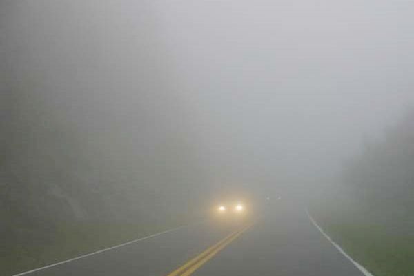 Atenționări de ceață în București și 16 județe: vizibilitate redusă sub 200 de metri