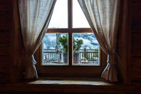 Cum îți pregătești ferestrele pentru iarnă 