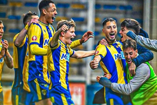 VIDEO Fotbal: Petrolul Ploiești - Metaloglobus 4-1, în Superligă