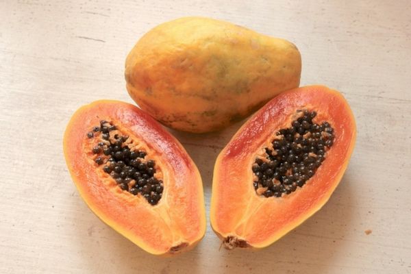 Este considerat fructul longevității. Nu este foarte popular, deși se găsește în toate magazinele cu fructe