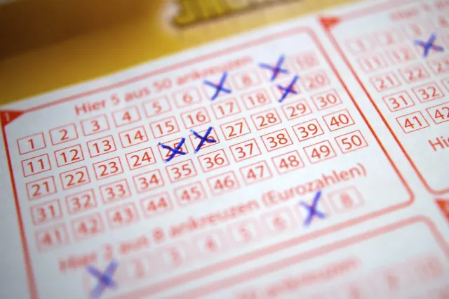 Premii loto de peste 1,5 milioane de lei câștigate la extragerile de joi
