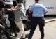 Patru tineri rromi au furat un telefon mobil după ce au intrat în casă pe fereastră