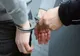 Bărbat reținut de polițiști după ce a tâlhărit un bătrân  de 80 de ani