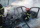 Panică pe stradă. Autoturism în flăcări